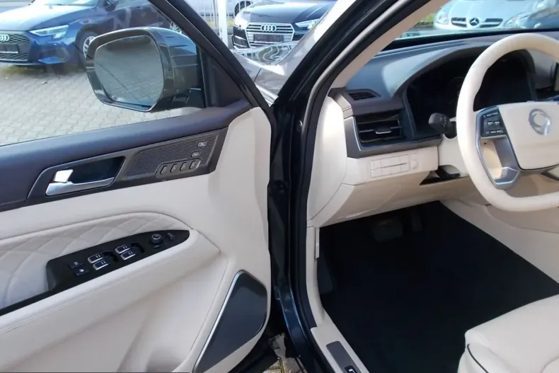 Ssangyong REXTON din 2024 cu 3.200 km - oferta SSA261860 - foto 13