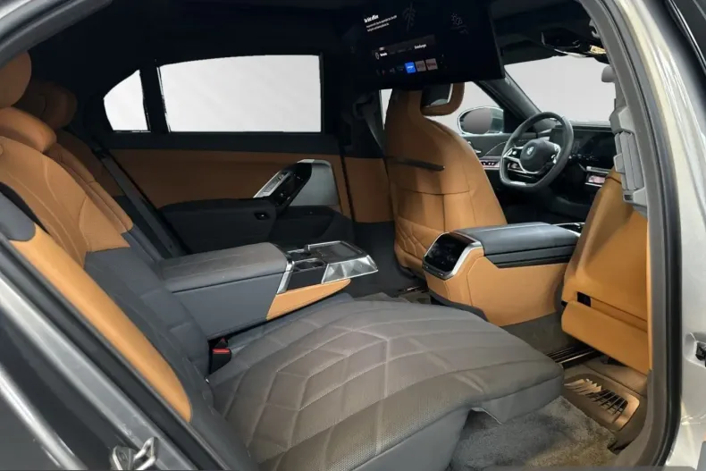 BMW 750 (Seria 7) din 2025 cu 45.300 km - oferta BMW261869 - foto 38