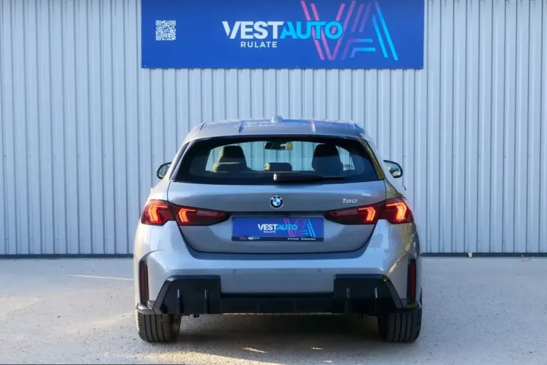 BMW 120 (Seria 1) din 2025 cu 4.000 km - oferta BMW261875 - foto 3