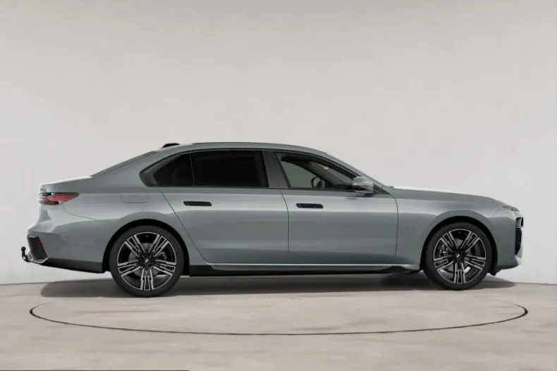 BMW 740 (Seria 7) din 2025 cu 22.006 km - oferta BMW261937 - foto 8