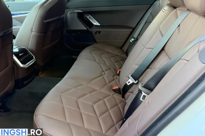 BMW 740 (Seria 7) din 2026 cu 4.900 km - oferta BMW261956 - foto 16