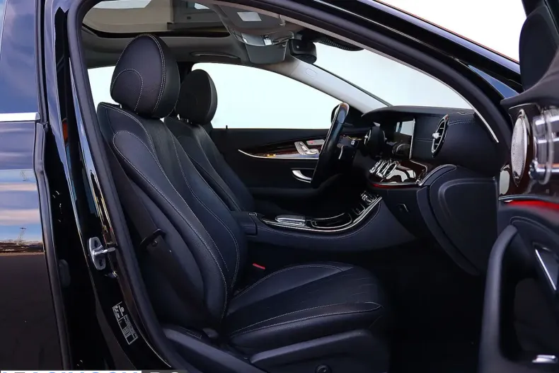 Mercedes-Benz E 300 (Clasa E) din 2021 cu 67.568 km - oferta MER262026 - foto 9