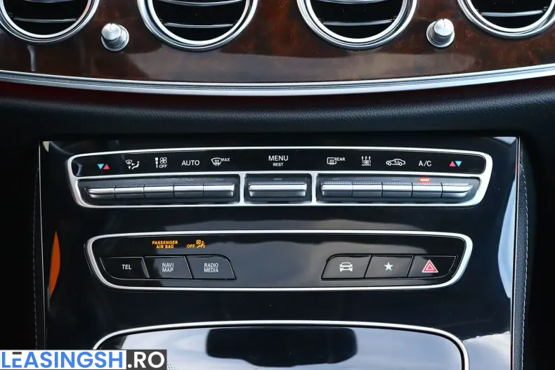 Mercedes-Benz E 300 (Clasa E) din 2021 cu 67.568 km - oferta MER262026 - foto 12