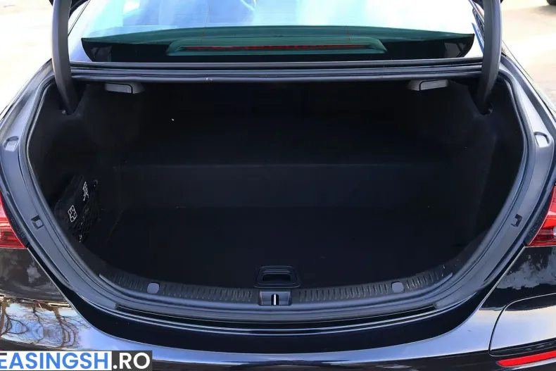Mercedes-Benz E 300 (Clasa E) din 2021 cu 67.568 km - oferta MER262026 - foto 17
