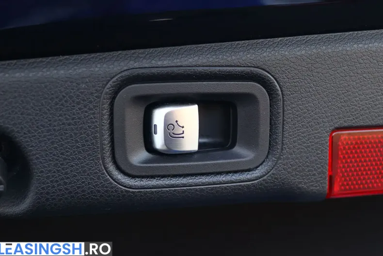 Mercedes-Benz E 300 (Clasa E) din 2021 cu 67.568 km - oferta MER262026 - foto 19