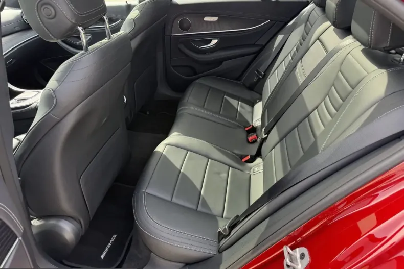 Mercedes-Benz E 300 (Clasa E) din 2022 cu 82.300 km - oferta MER262031 - foto 10
