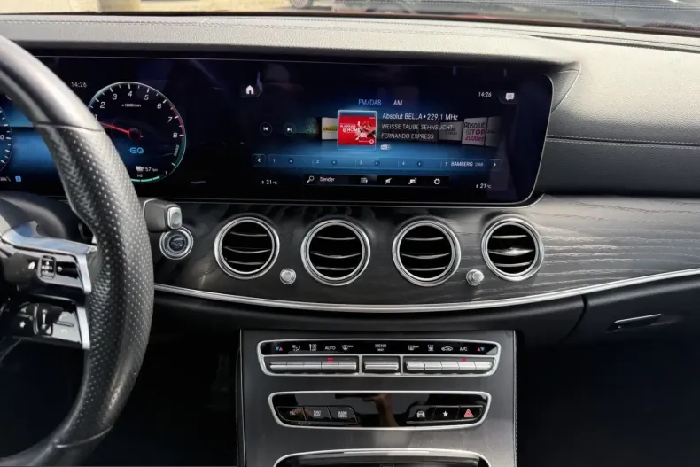 Mercedes-Benz E 300 (Clasa E) din 2022 cu 82.300 km - oferta MER262031 - foto 13