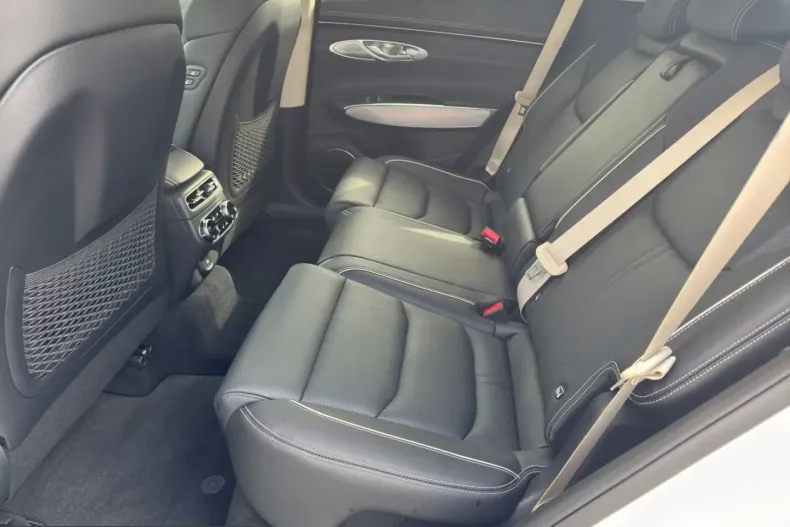 Genesis GV70 din 2024 cu 14.971 km - oferta GEN262037 - foto 6