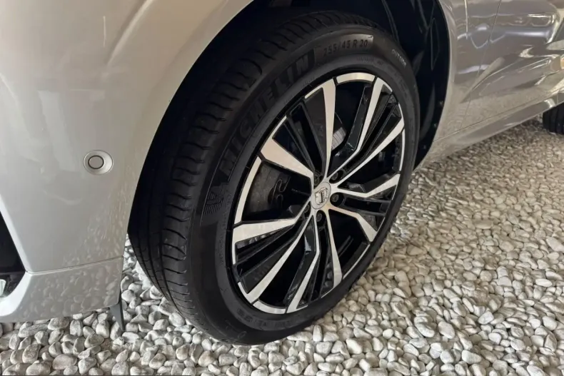 Volvo XC60 din 2024 cu 25.300 km - oferta VOL262054 - foto 7