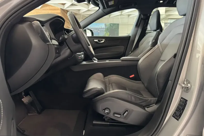 Volvo XC60 din 2024 cu 25.300 km - oferta VOL262054 - foto 8