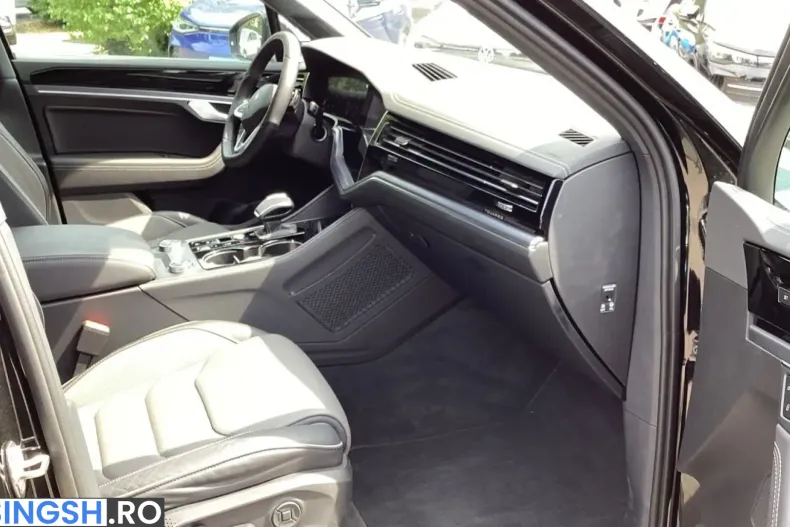 Volkswagen Touareg din 2025 cu 4.800 km - oferta VOL262063 - foto 11