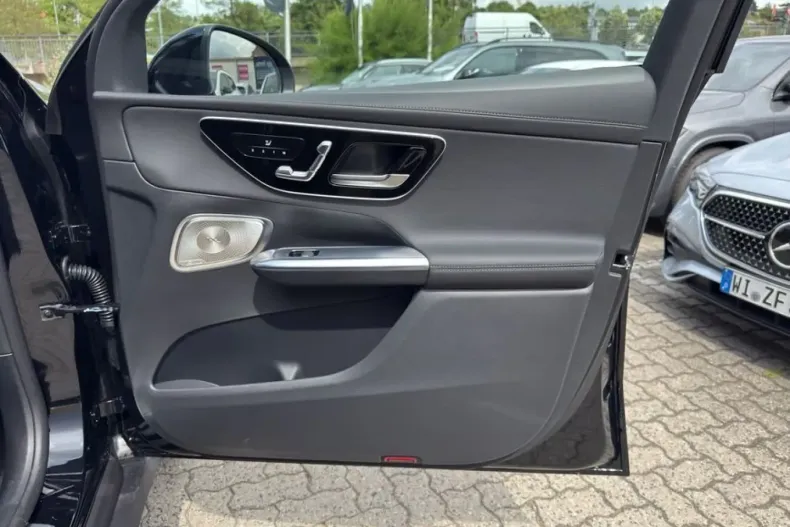 Mercedes-Benz GLC 200 (Clasa GLC) din 2025 cu 22.200 km - oferta MER262070 - foto 19