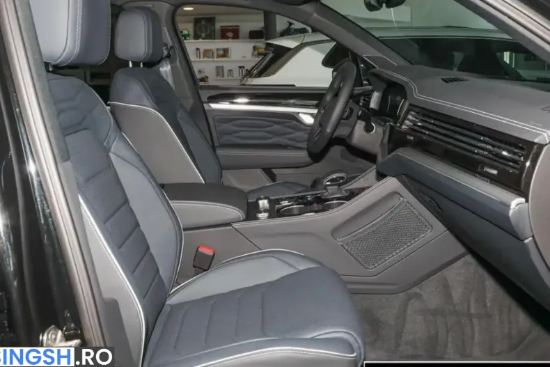 Volkswagen Touareg din 2025 cu 9.990 km - oferta VOL262080 - foto 6