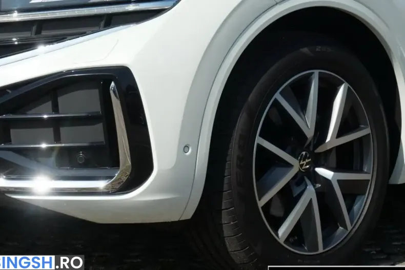 Volkswagen Touareg din 2025 cu 7.600 km - oferta VOL262083 - foto 3