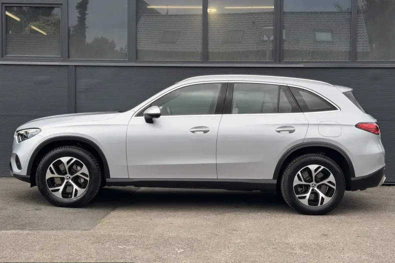 Mercedes-Benz GLC 300 (Clasa GLC) din 2023 cu 10.630 km - oferta MER262104 - foto 2