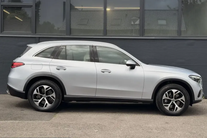 Mercedes-Benz GLC 300 (Clasa GLC) din 2023 cu 10.630 km - oferta MER262104 - foto 5