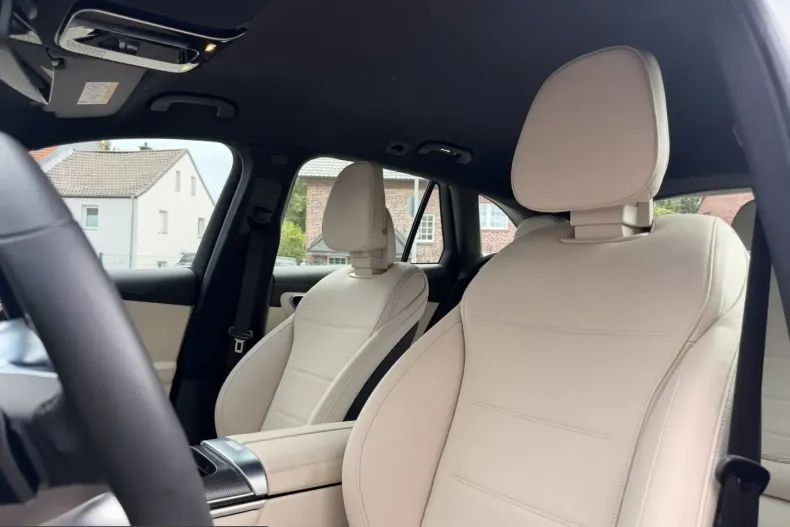 Mercedes-Benz GLC 300 (Clasa GLC) din 2023 cu 10.630 km - oferta MER262104 - foto 22