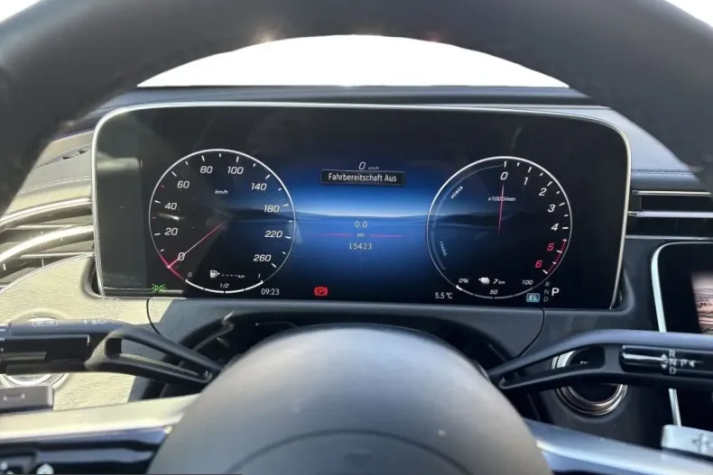 Mercedes-Benz E 300 (Clasa E) din 2025 cu 23.362 km - oferta MER262114 - foto 10