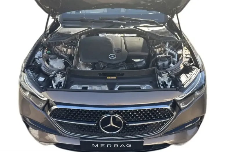 Mercedes-Benz E 300 (Clasa E) din 2025 cu 23.362 km - oferta MER262114 - foto 11