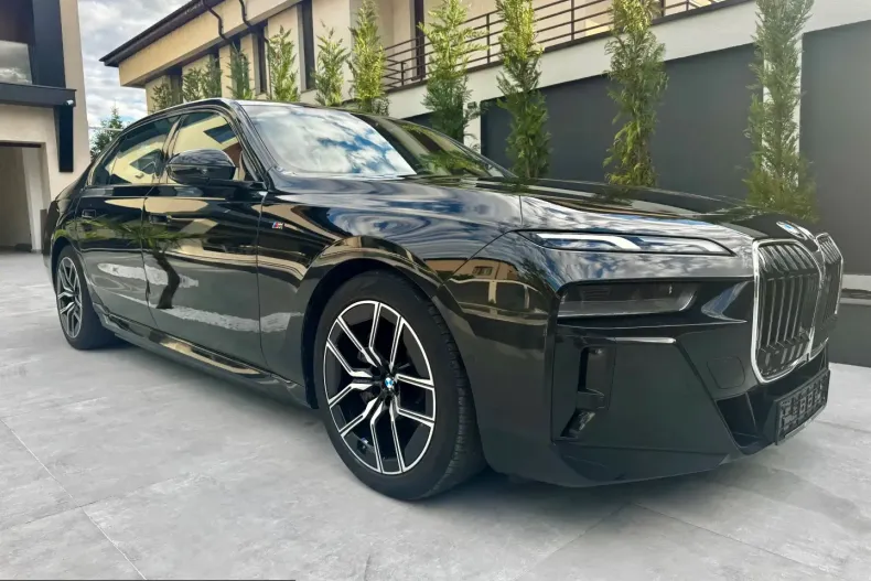 BMW i7 (Seria 7) din 2023 cu 45.000 km - oferta BMW262145 - foto 1