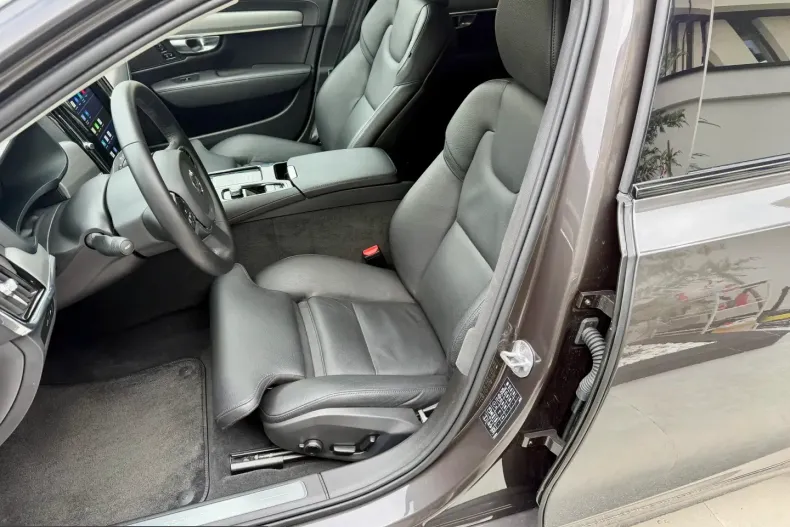 Volvo S90 din 2024 cu 37.000 km - oferta VOL262149 - foto 13