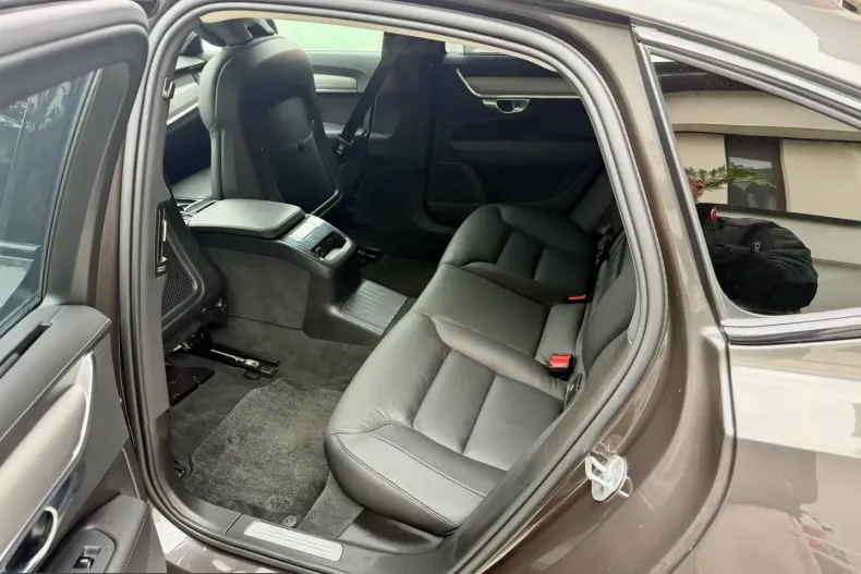 Volvo S90 din 2024 cu 37.000 km - oferta VOL262149 - foto 24