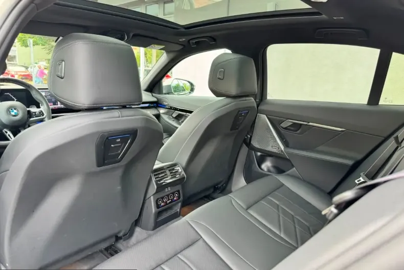 BMW 540 (Seria 5) din 2025 cu 70.000 km - oferta BMW262167 - foto 9
