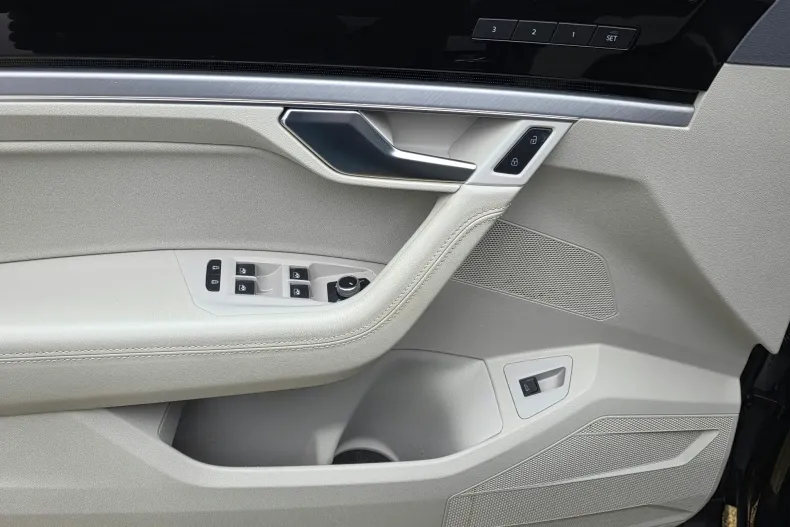 Volkswagen Touareg din 2021 cu 160.791 km - oferta VOL262180 - foto 8
