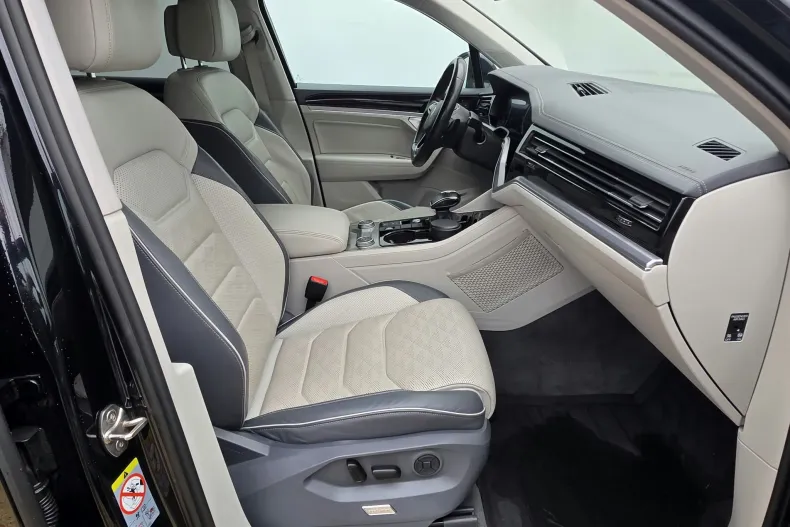 Volkswagen Touareg din 2021 cu 160.791 km - oferta VOL262180 - foto 19