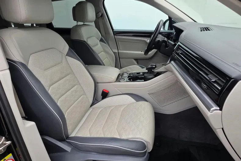 Volkswagen Touareg din 2021 cu 160.791 km - oferta VOL262180 - foto 20