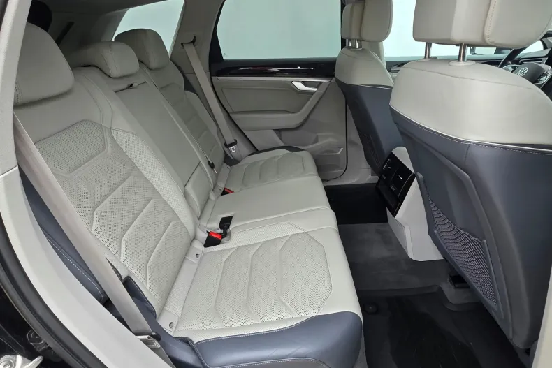 Volkswagen Touareg din 2021 cu 160.791 km - oferta VOL262180 - foto 21