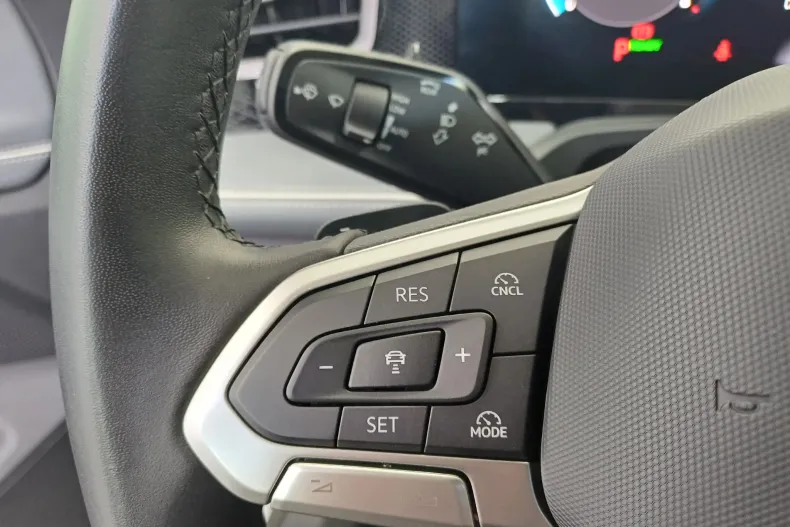 Volkswagen Passat din 2024 cu 9.951 km - oferta VOL262210 - foto 10