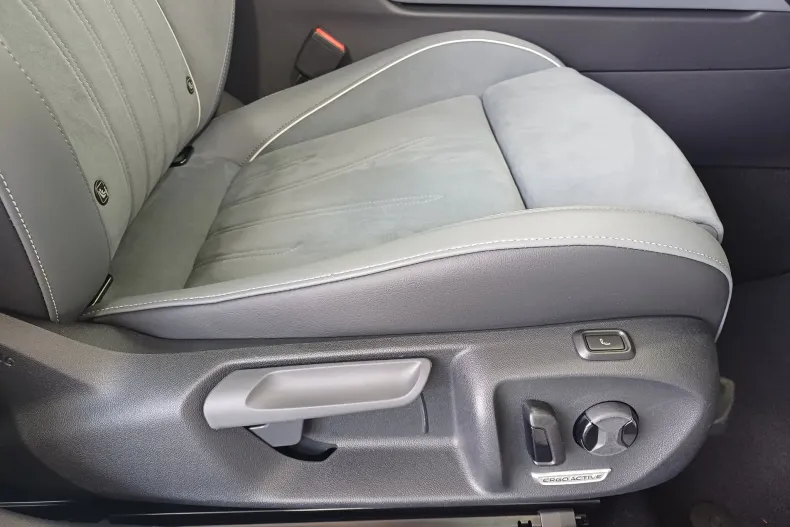 Volkswagen Passat din 2024 cu 9.951 km - oferta VOL262210 - foto 34