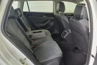 Volkswagen Passat din 2024 cu 9.951 km - oferta VOL262210 - foto 36