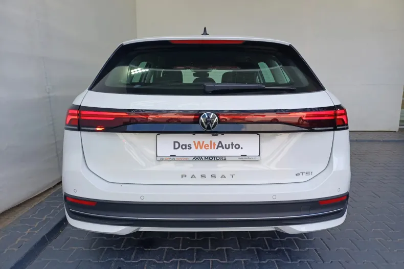 Volkswagen Passat din 2024 cu 9.951 km - oferta VOL262210 - foto 38