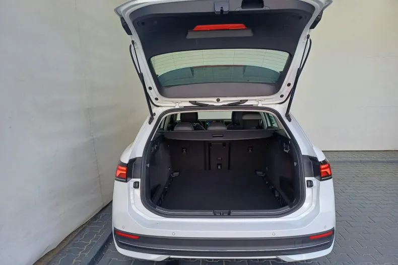 Volkswagen Passat din 2024 cu 9.951 km - oferta VOL262210 - foto 39