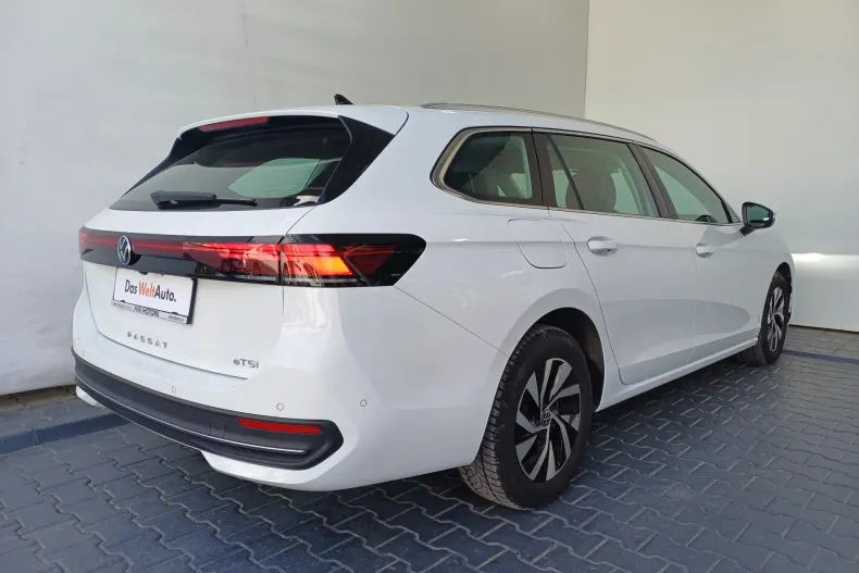 Volkswagen Passat din 2024 cu 9.951 km - oferta VOL262210 - foto 40