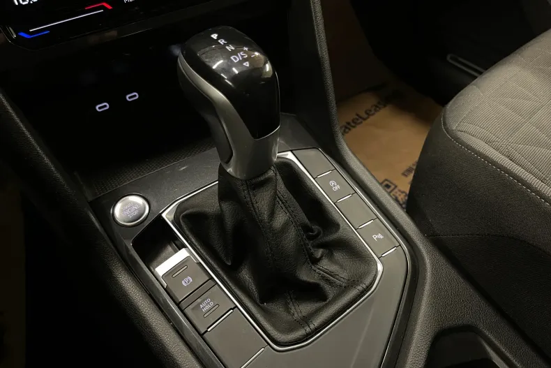 Volkswagen Tiguan din 2022 cu 60.133 km - oferta VOL262248 - foto 26
