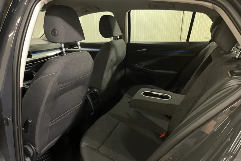 Volkswagen Golf din 2024 cu 31.466 km - oferta VOL262267 - foto 12