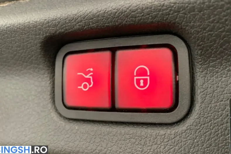 Mercedes-Benz EQE (Clasa E) din 2023 cu 58.762 km - oferta MER262332 - foto 13