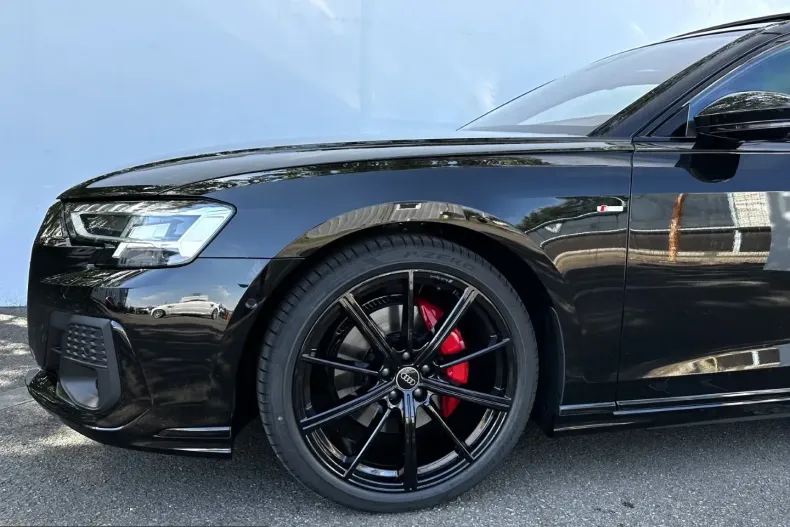Audi A8 din 2025 cu 4.700 km - oferta AUD262370 - foto 6