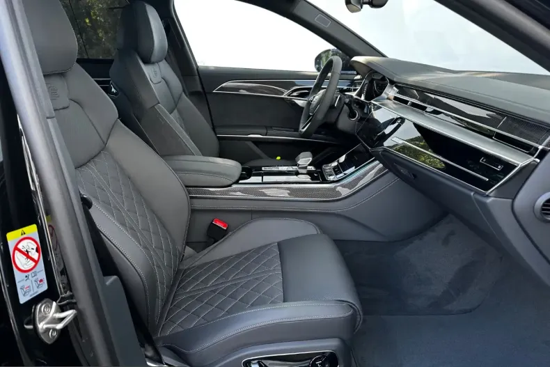 Audi A8 din 2025 cu 4.700 km - oferta AUD262370 - foto 12