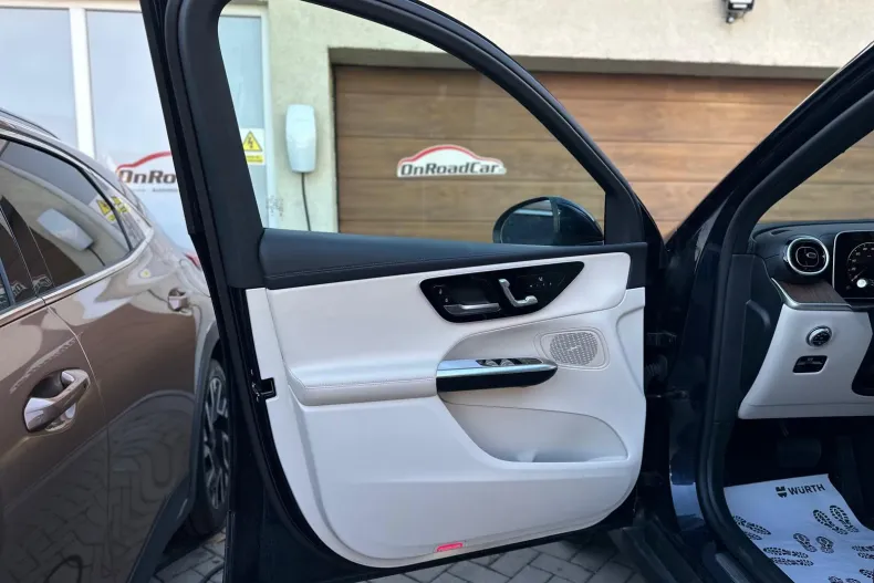 Mercedes-Benz GLC 300 (Clasa GLC) din 2024 cu 32.000 km - oferta MER262382 - foto 23