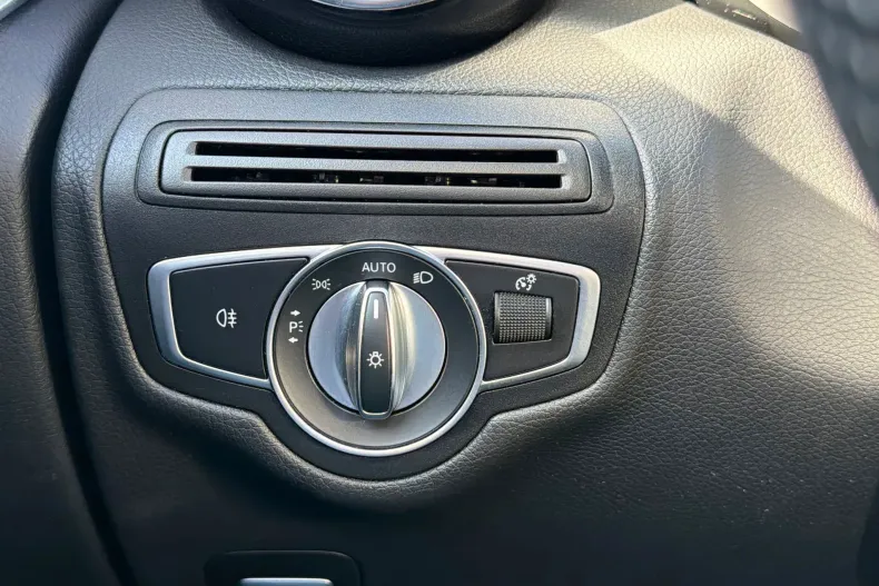 Mercedes-Benz GLC 300 (Clasa GLC) din 2021 cu 117.919 km - oferta MER262387 - foto 17