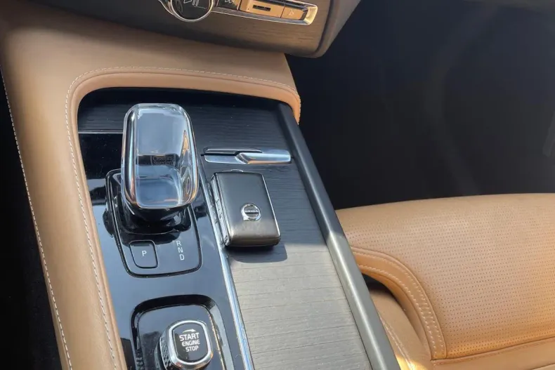 Volvo XC90 din 2021 cu 128.798 km - oferta VOL262443 - foto 8