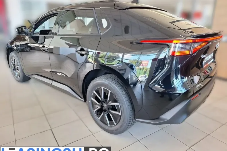 Toyota bZ4X din 2026 cu 1 km - oferta TOY262511 - foto 5