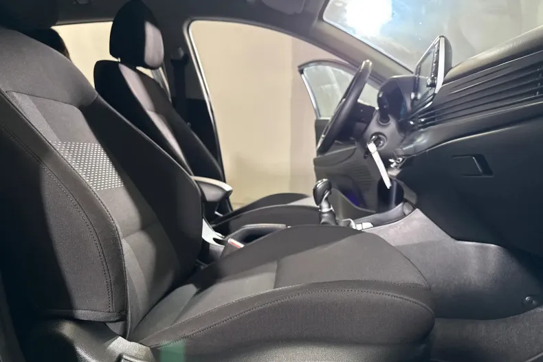 Hyundai i20 din 2023 cu 26.418 km - oferta HYU262514 - foto 11
