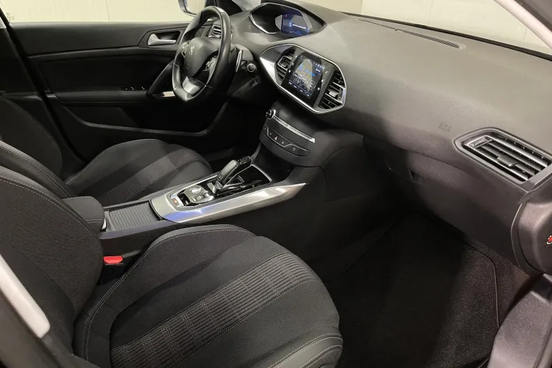 Peugeot 308 din 2020 cu 135.680 km - oferta PEU262528 - foto 10