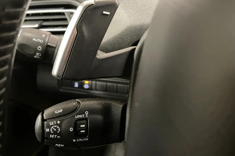Peugeot 308 din 2020 cu 135.680 km - oferta PEU262528 - foto 23
