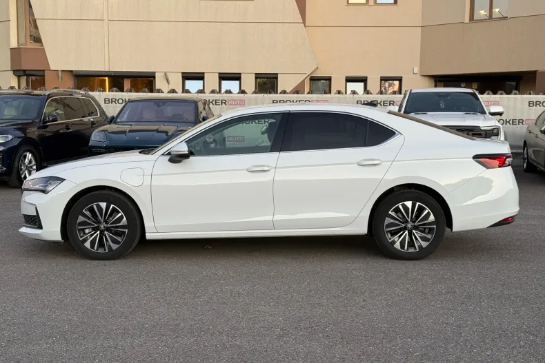 Skoda Superb din 2025 cu 23.500 km - oferta SKO262593 - foto 7